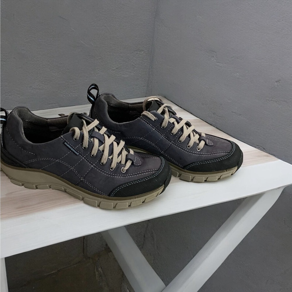 Clarks outdoor water proof wave walk shoes blue size 6